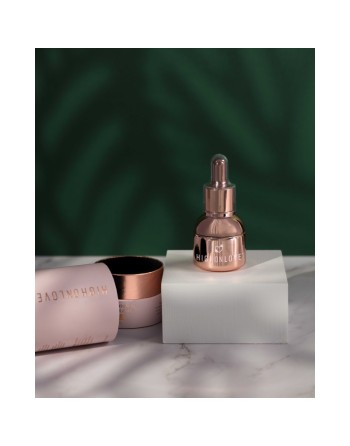 Huile sensuelle stimulante avec 300 mg de CBD 30 ml - les nuances du désir